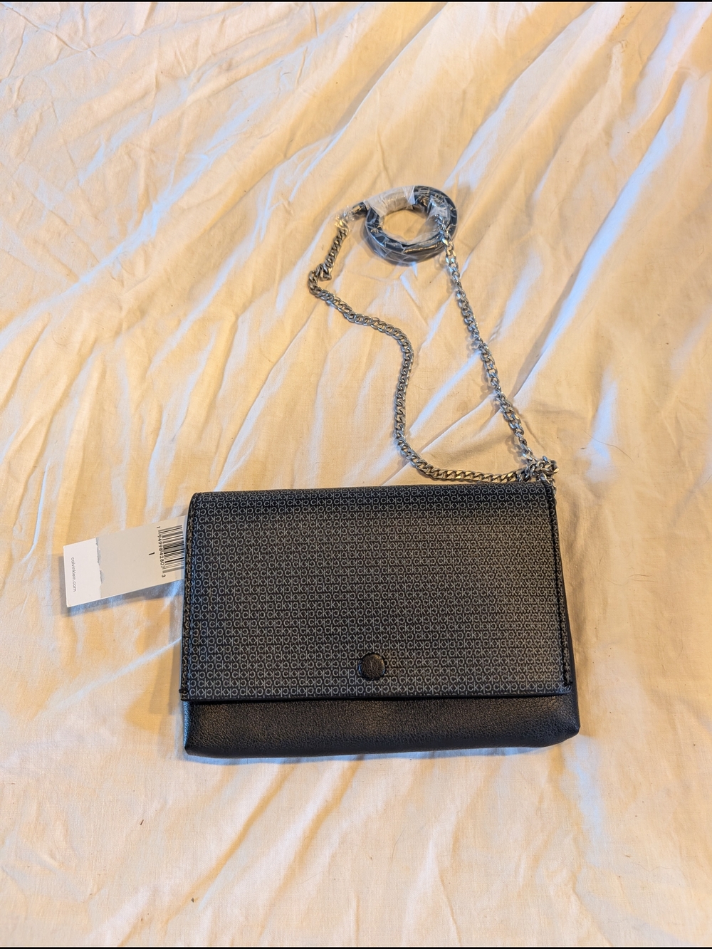 2/60$ Calvin Klein Black Logo Chain Shoulder Clutch